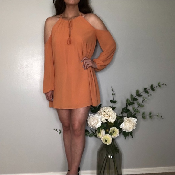Forever 21 Dresses & Skirts - 🌿Peach Cold Shoulder Dress
